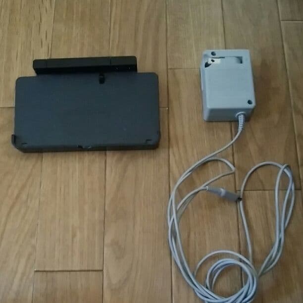 3DS 本体 充電器　充電器の置く台