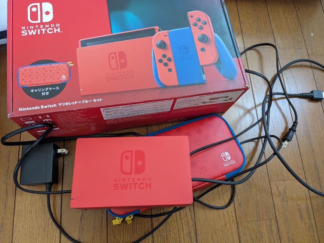 Nintendo Switch マリオレッド 本体 キャリングケース付き