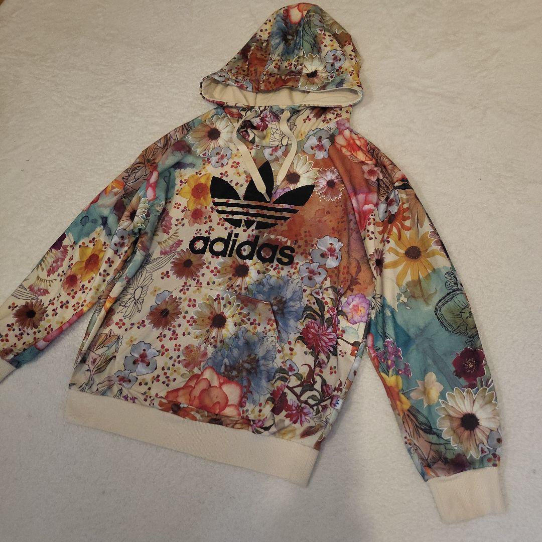 adidas × Farm 花柄 パーカー　トレフォイルフラワー　松村沙友理着用