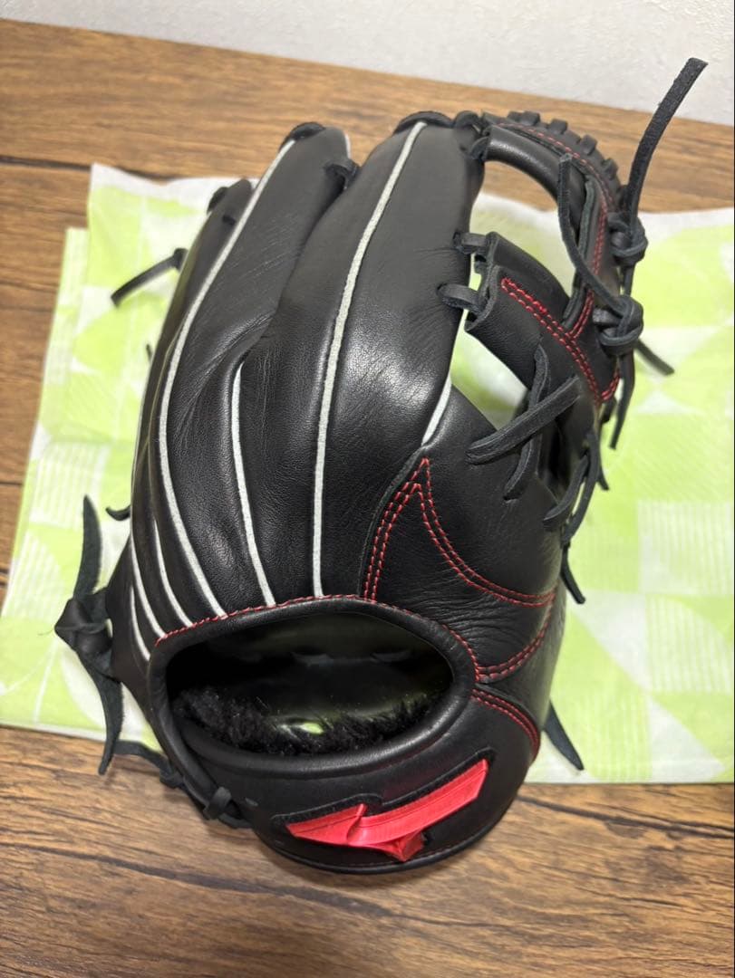 Mizuno 軟式グローブ ブラック/レッド　湯もみ型付け済