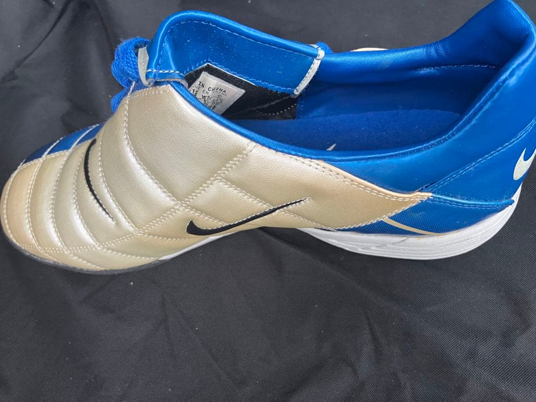 希少　Nike Total 90 フットサルシューズ 青白