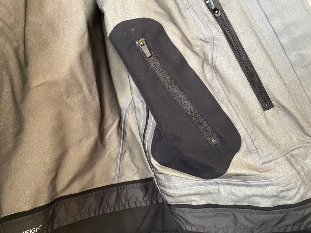 GORE-TEX スノーボードジャケット ブラック　AK バートン