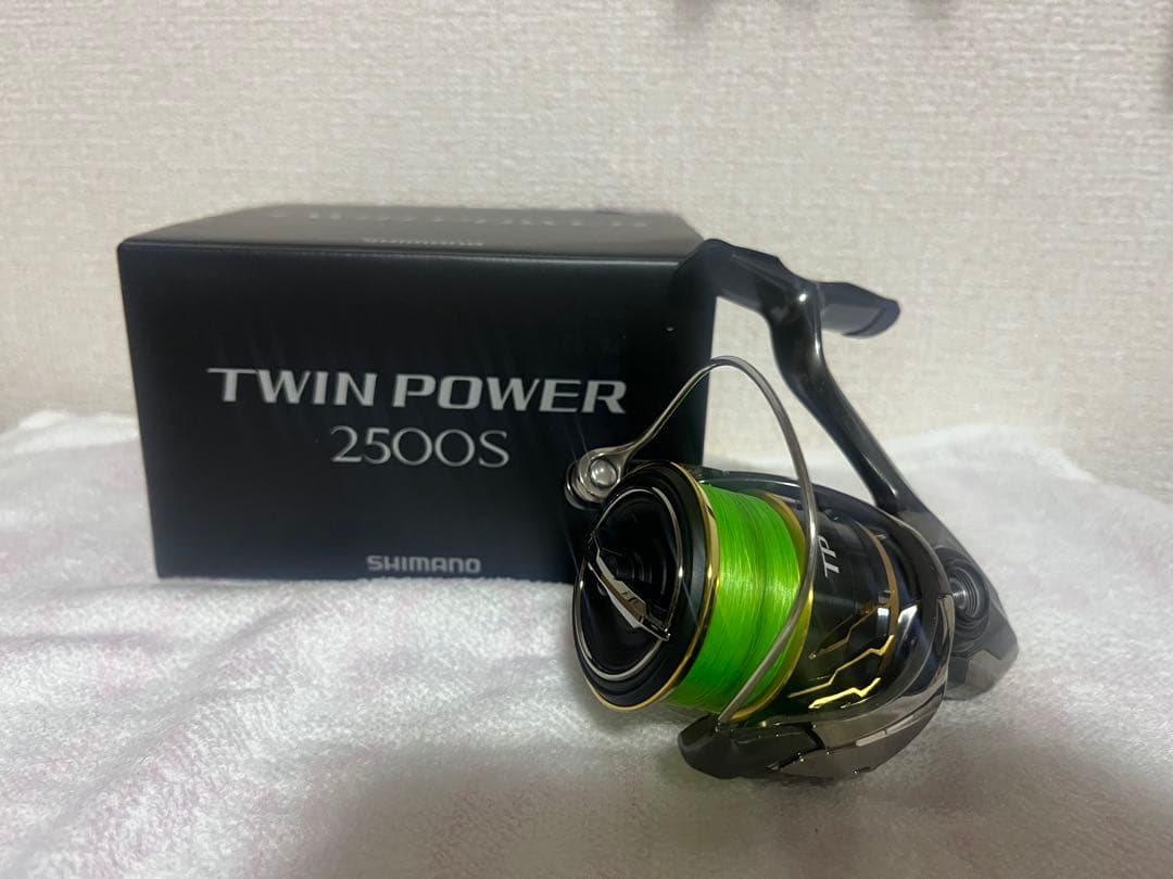 りっきー⭐︎　美品　シマノ　20ツインパワー　2500S