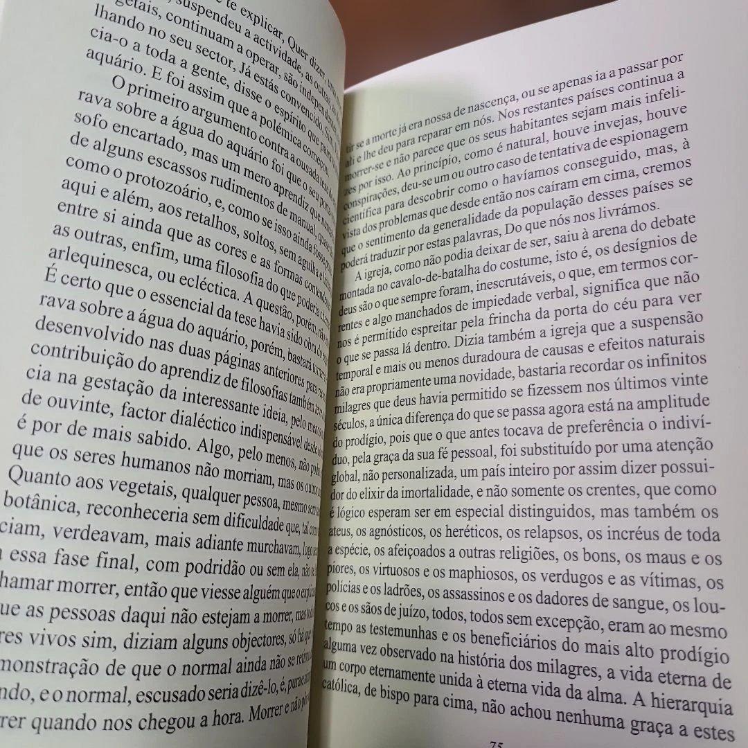As intermitências da morte　洋書