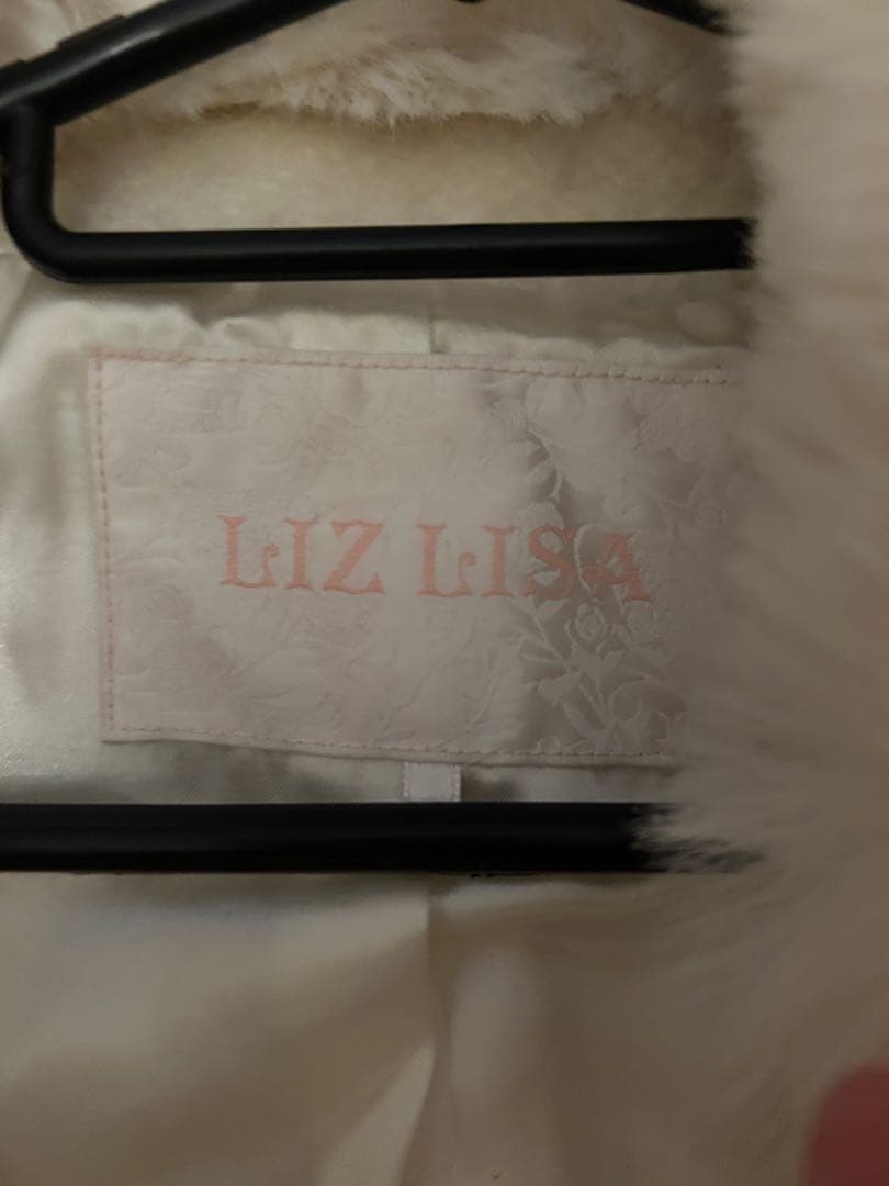 LIZ LISA アイボリー ファー付きコート※本日限定値下げしてます‼️
