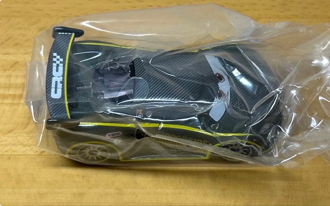 【新品未使用】カーズトミカ ルイスハミルトン カーボンレーサータイプ 廃盤品