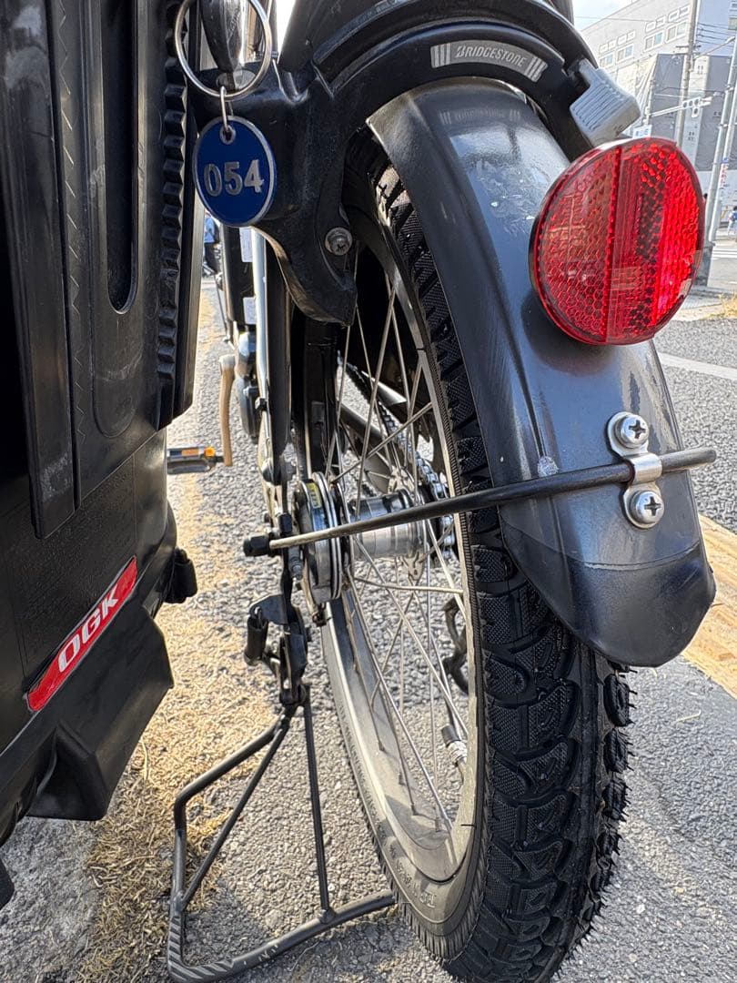 中古20㌅ブリヂストン電動アシスト自転車　8.7Ah 大阪　054