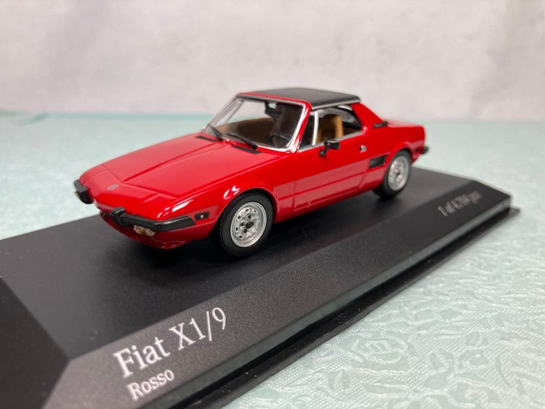 ミニチャンプス　Fiat X1/9 Rosso