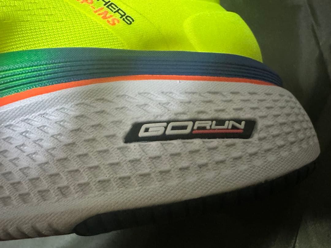 美品　SKECHERS GO RUN 軽量シューズ 27.5cm