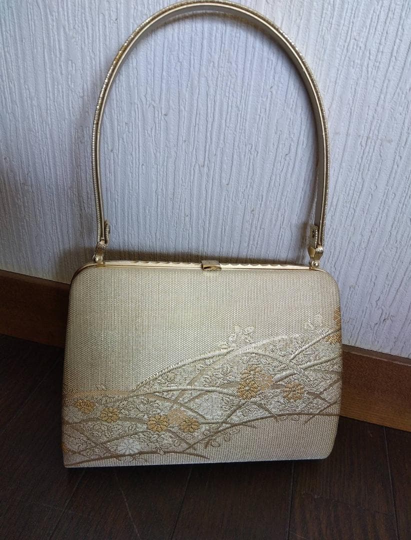 R*i様 未使用◆きもの やまと 金色 花刺繍（？）バッグ＆草履のセット◆