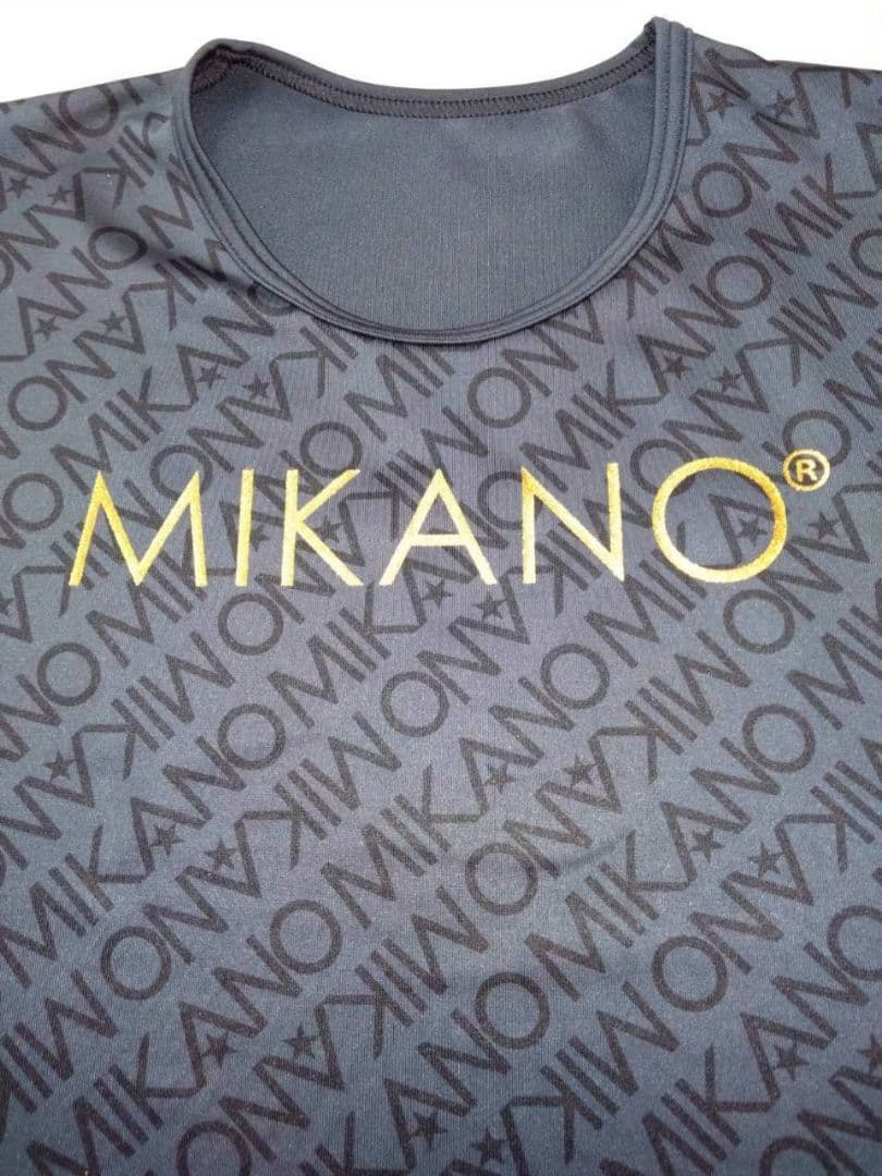 ミカノ　MIKANO　新品同様　トレーニングウェア　エアリーTシャツ