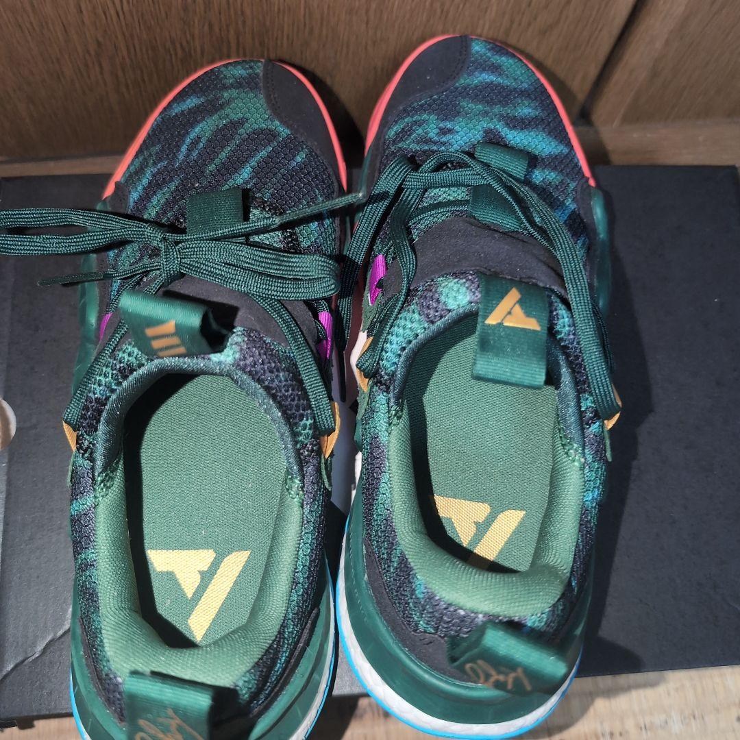 美品 adidas トレイヤング1 26cm