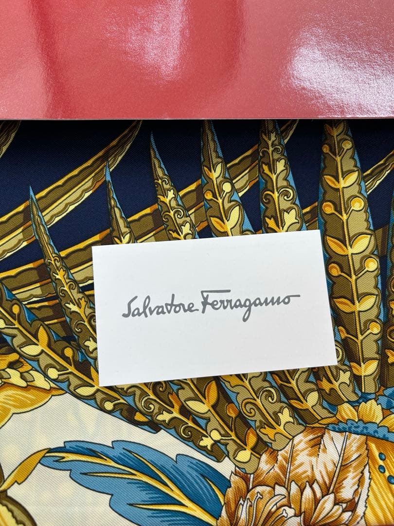 【美品】Salvatore Ferragamo フェラガモ 大判 スカーフ トラ