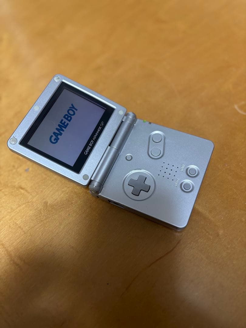 ゲームボーイアドバンスSP プラチナシルバー