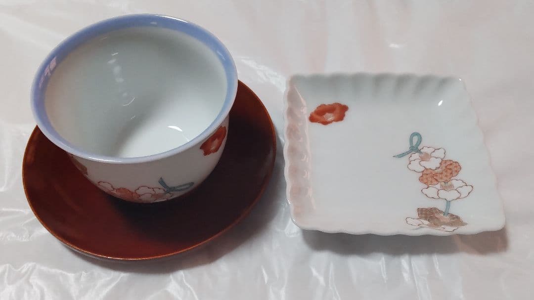 有田焼　深川製磁　紅白　花結び 陶器食器セット