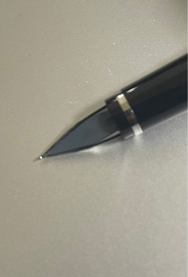 Pilotエラボー　金属軸　字幅SF
