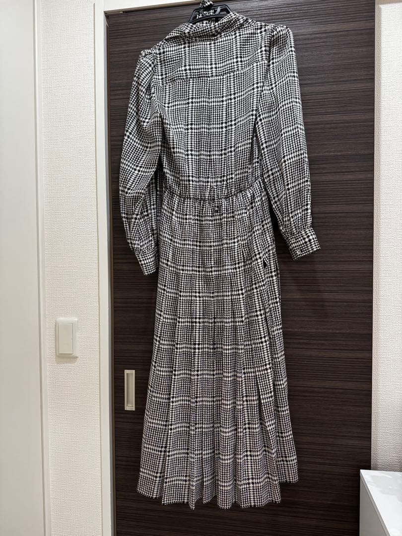 【極美品／希少】キャサリン妃着用★ZARA 千鳥 ボウタイプリーツ長袖ワンピース