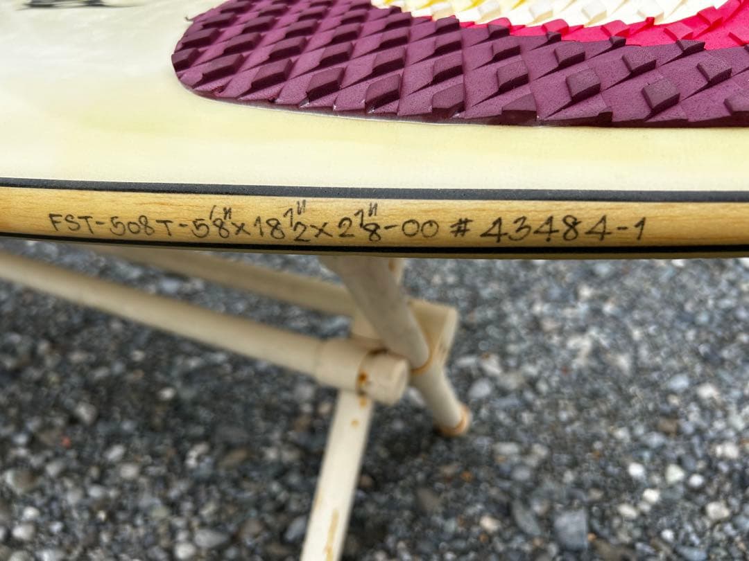 [送料込]LOST MAYHEM 5’8 Stealthショートボード軽量 小波