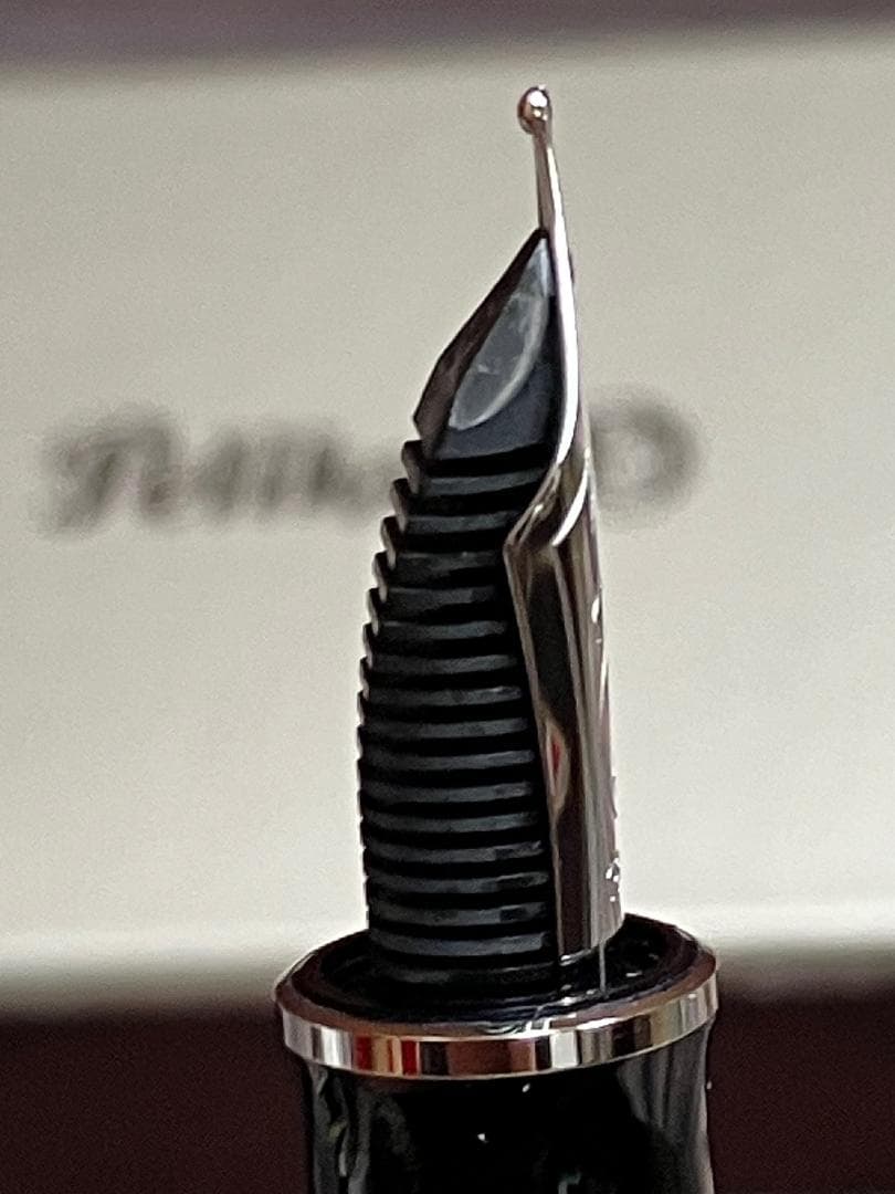 美品 ペリカン スーべレーン M805 ブラックストライプ 18金 750