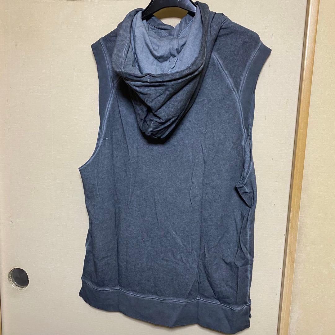 新品　UNDER ARMOUR UAフーディー　LG