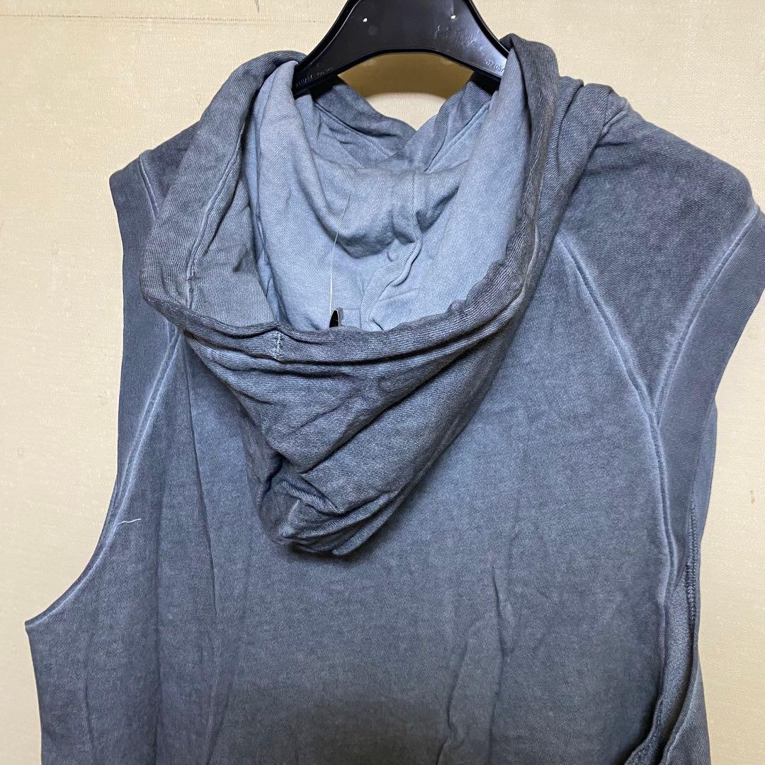 新品　UNDER ARMOUR UAフーディー　LG