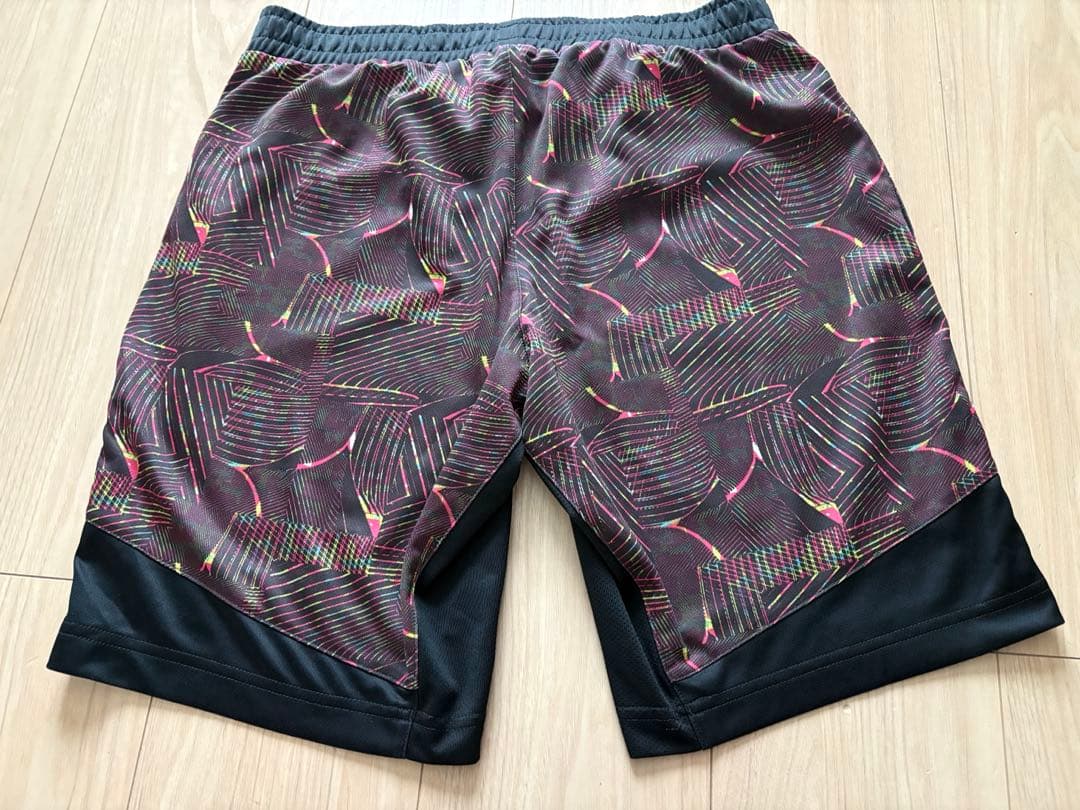 YONEX バドミントン ハーフパンツ 廃盤品　Lサイズ