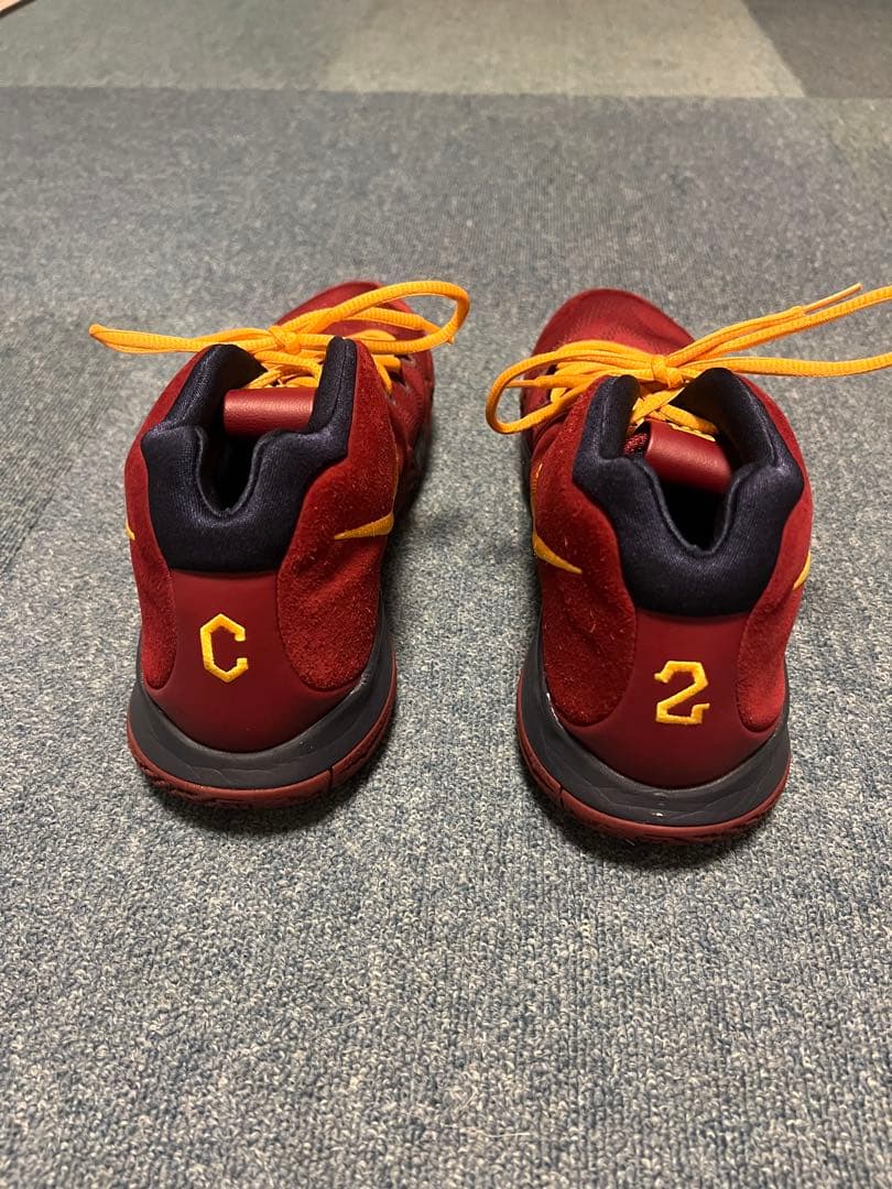 Nike Kyrie ４ バスケットボールシューズ 赤/オレンジ
