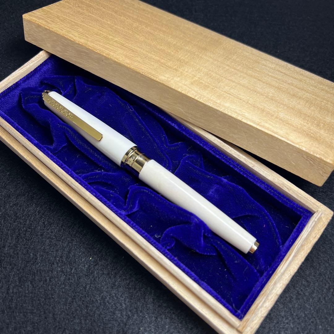 SAILORセーラー18K 極上　万年筆　共箱　東Y8-0220☆2Fトコル