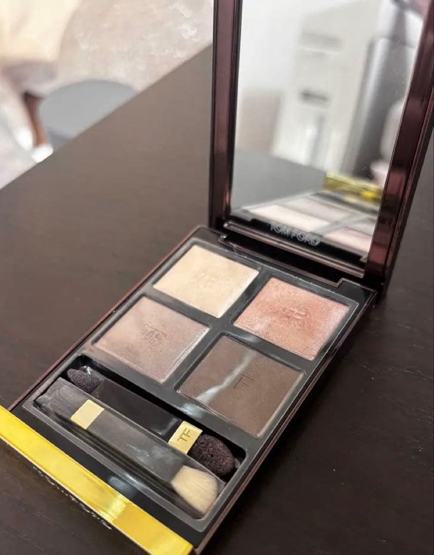 スウォッチ使用のみTOM FORD アイカラークワッド 03 ヌードディップ