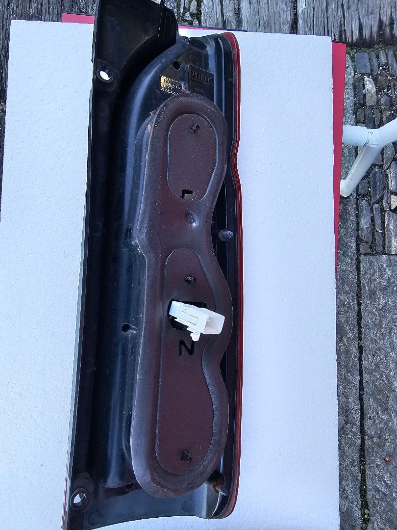 valenti ヴァレンティ ジュエルLEDテールランプTRAD　ハイエース