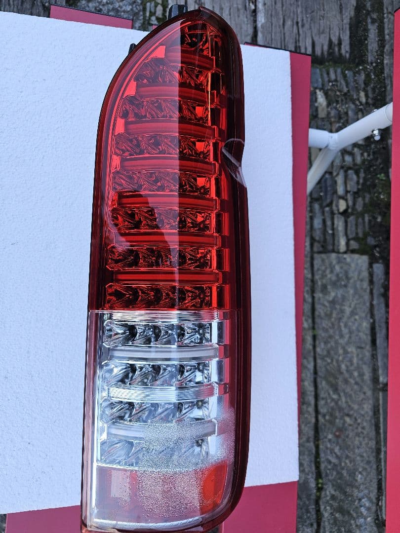 valenti ヴァレンティ ジュエルLEDテールランプTRAD　ハイエース