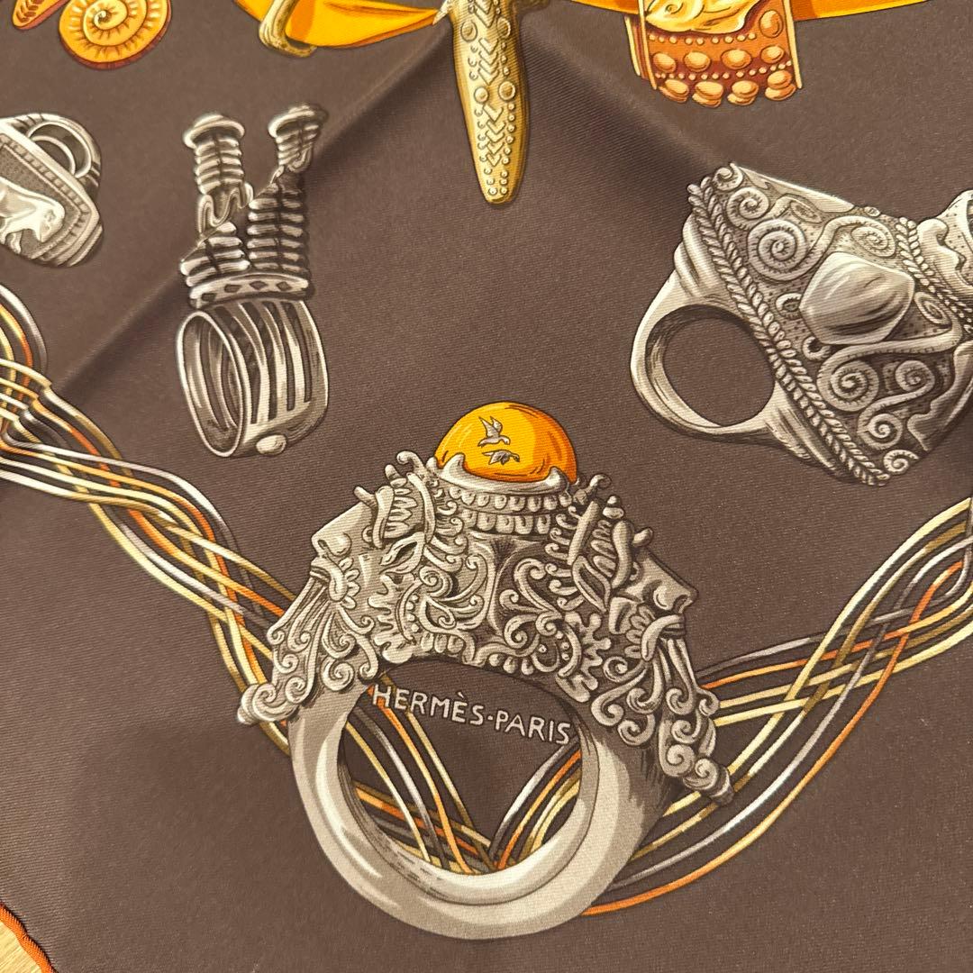 HERMÈS リングモチーフ カレスカーフ
