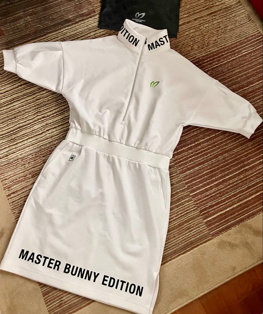 ⭐️新品⭐️マスターバニー　モックネック　ワンピース　ダンボールニット　白　2024