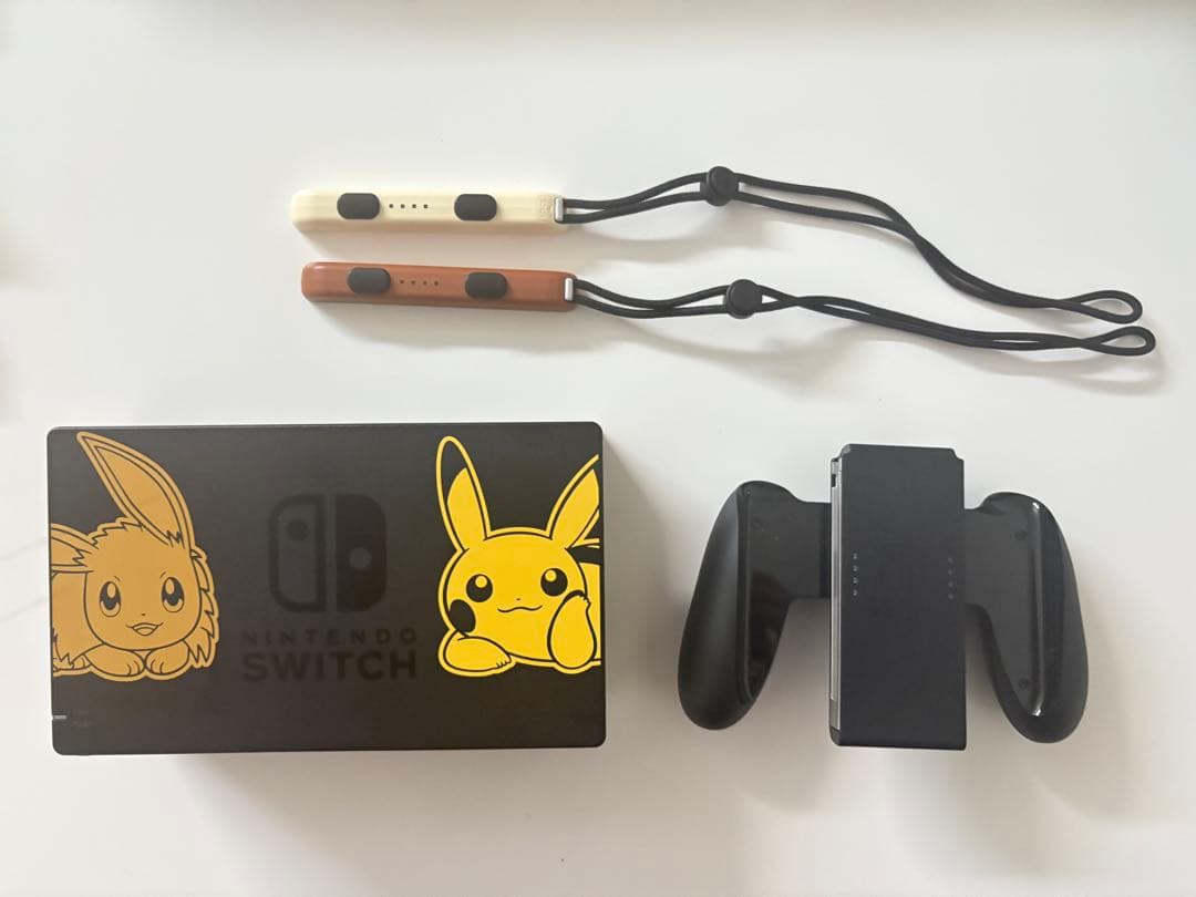 Nintendo Switch Let's Go! Pikachu!セット