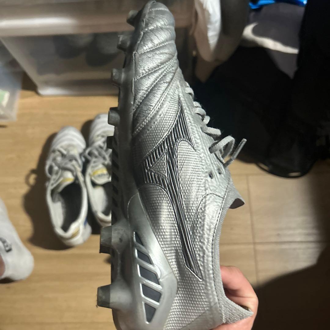 Mizuno Morelia Neo シルバー スパイク