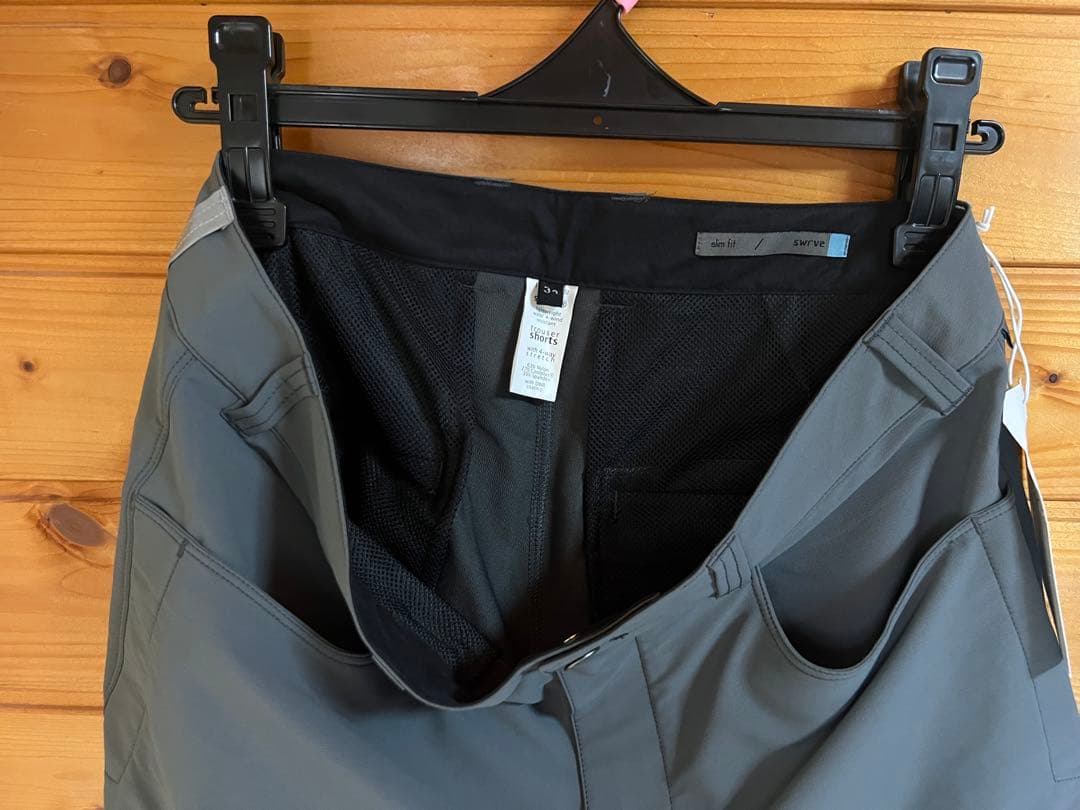 新品　swrve スワーブ　ハーフパンツ　グレー　34