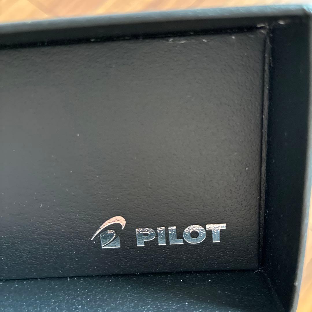PILOT 万年筆 黒色 ケース付き