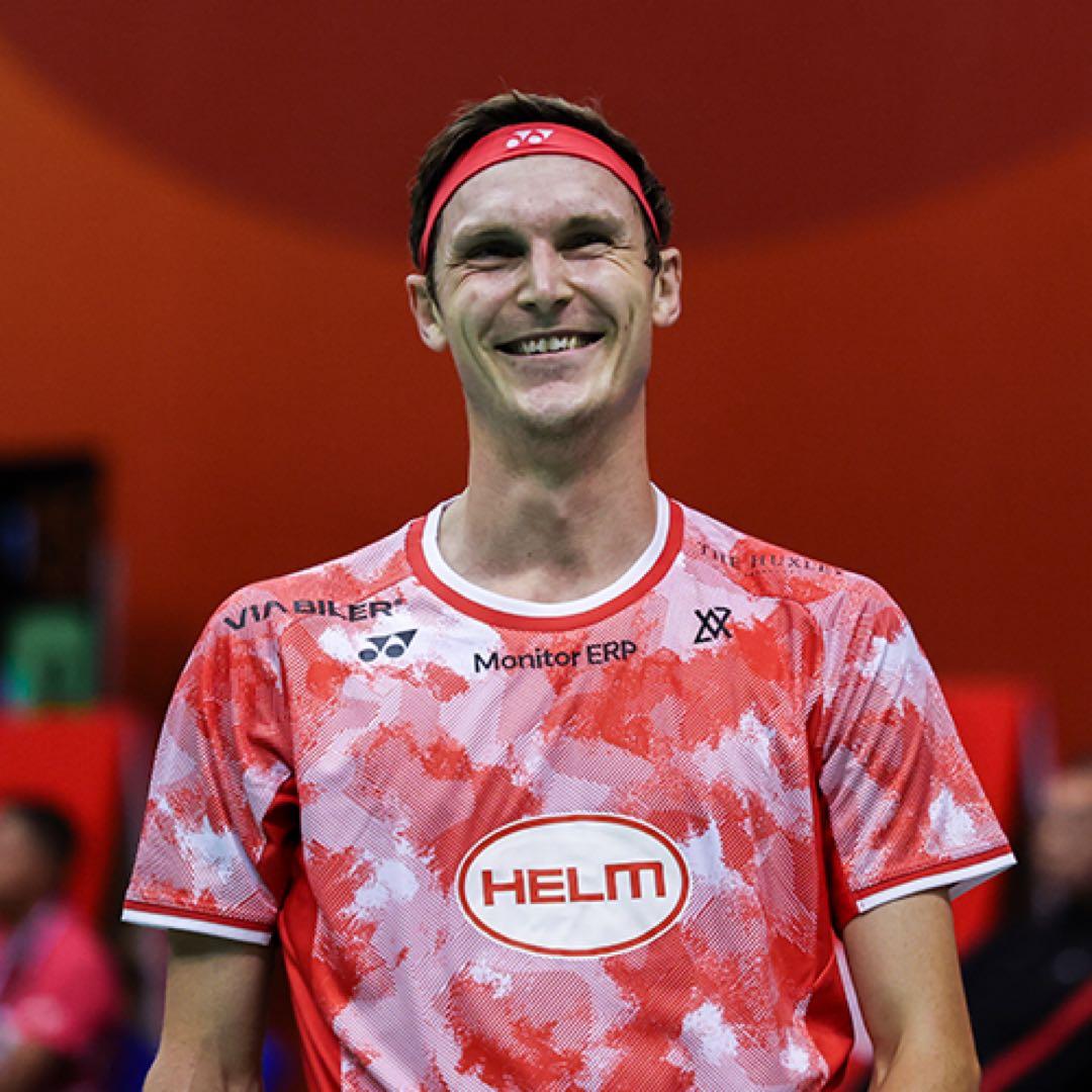 薙*様 YONEX ビクターアクセルセンモデル　Oサイズ　レッド