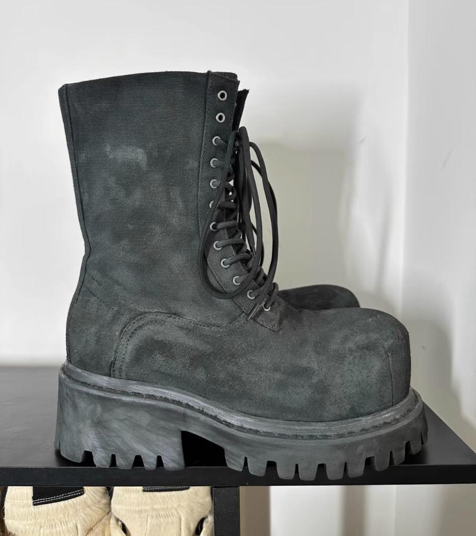 語学・辞書・学習参考書 balenciaga combat strike boots