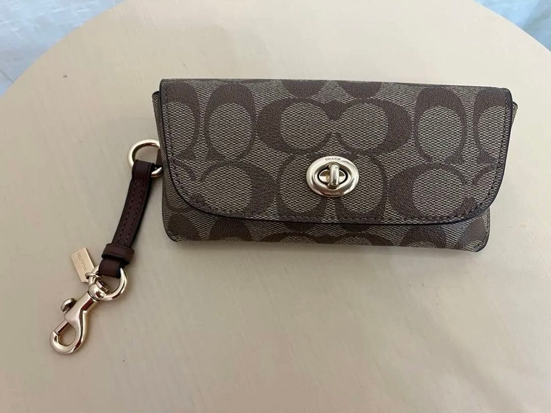 値下げしました　新品　正規品✨Coach メガネケース　キャンバス　かわいい