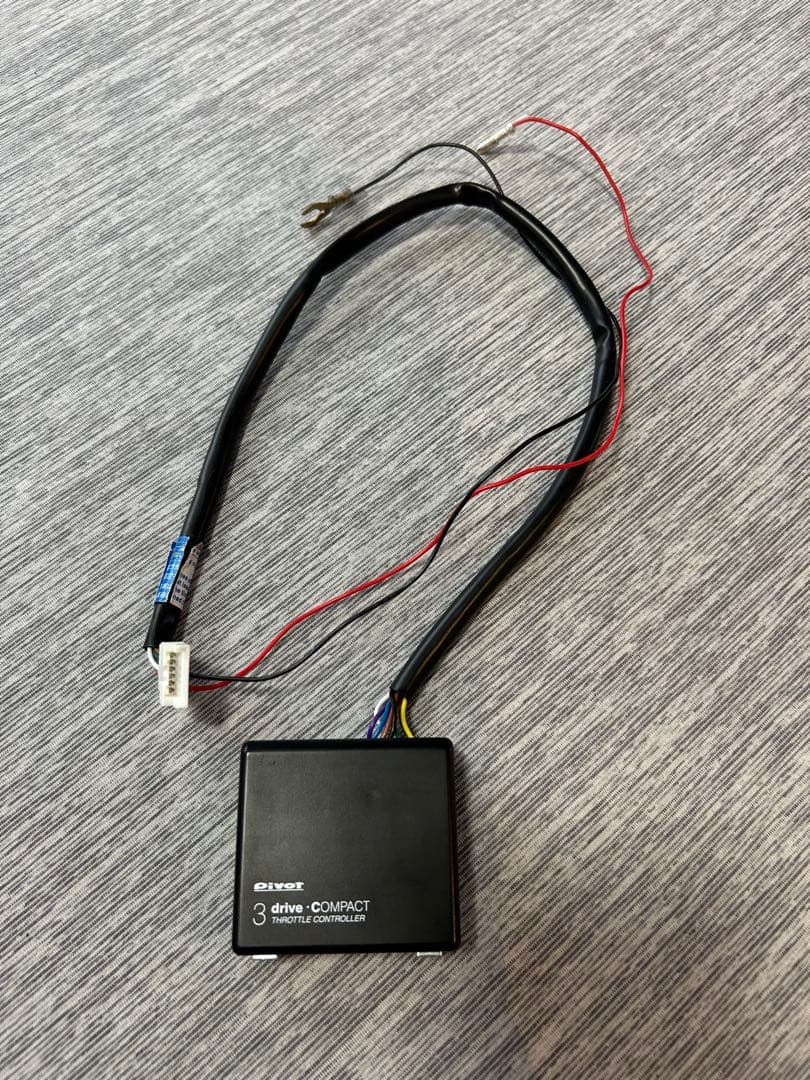 なお pivot 3drive COMPACT スロットルコントローラー