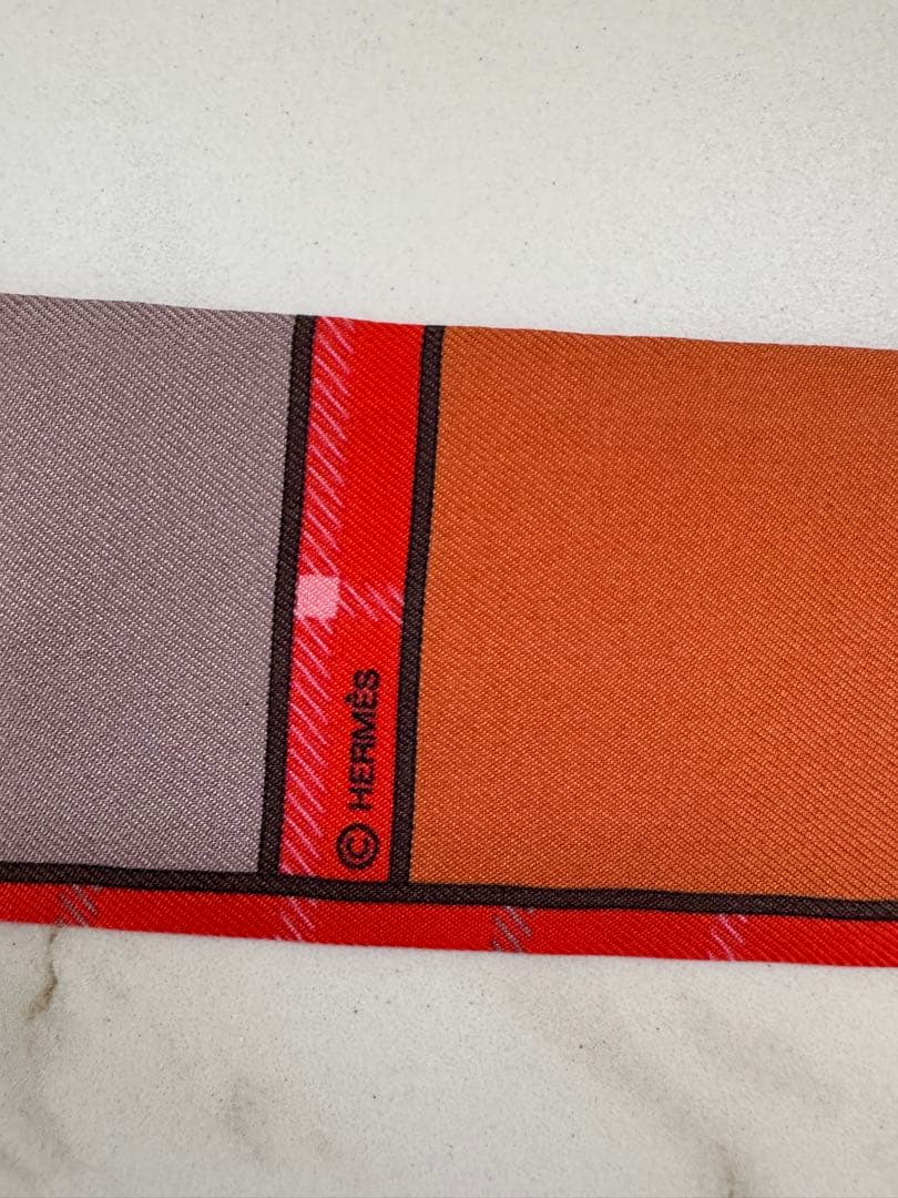 Hermès エルメス馬具柄 ツイリーシルクスカーフ