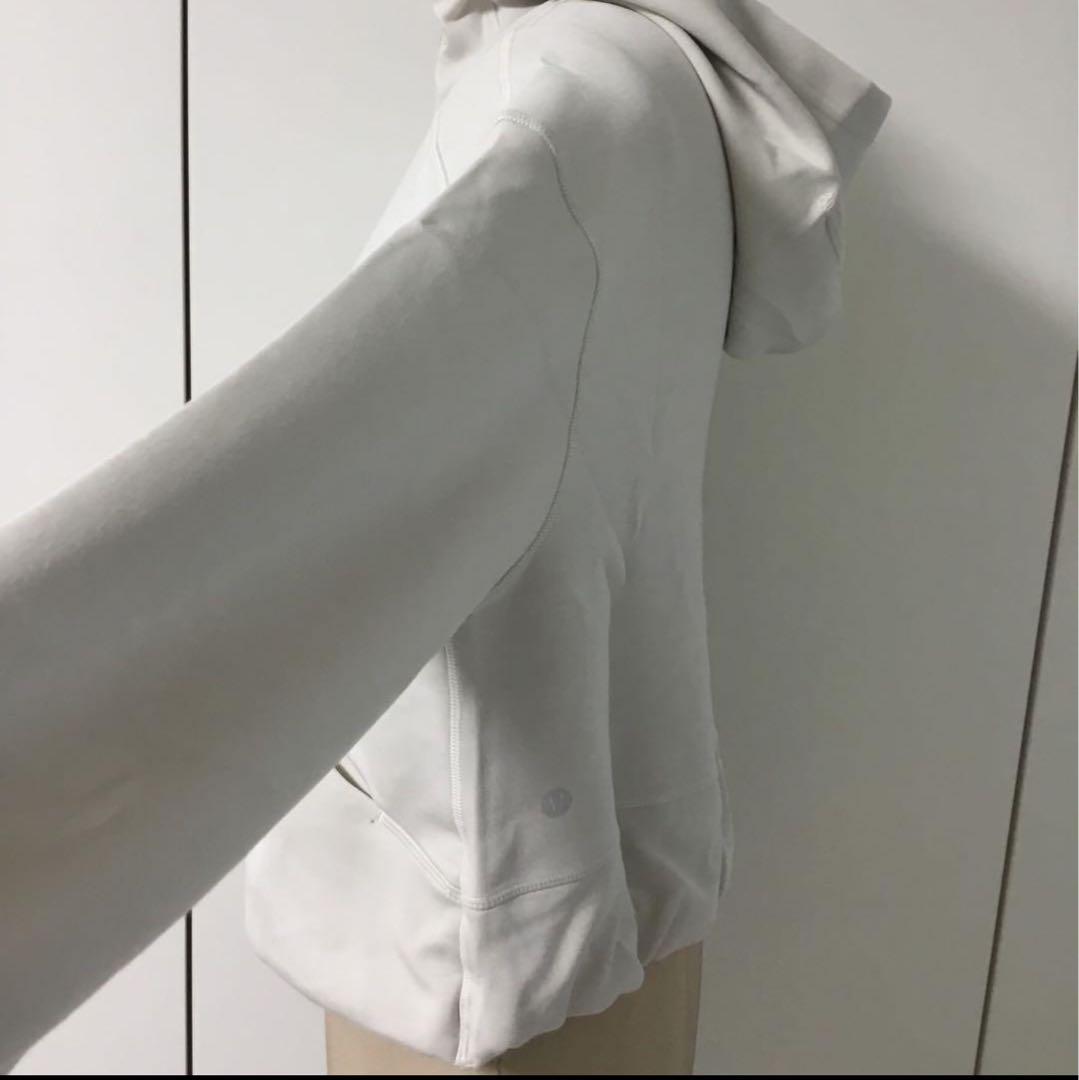 LULULEMON☆さサイズ　8ホワイト フルジップ パーカー