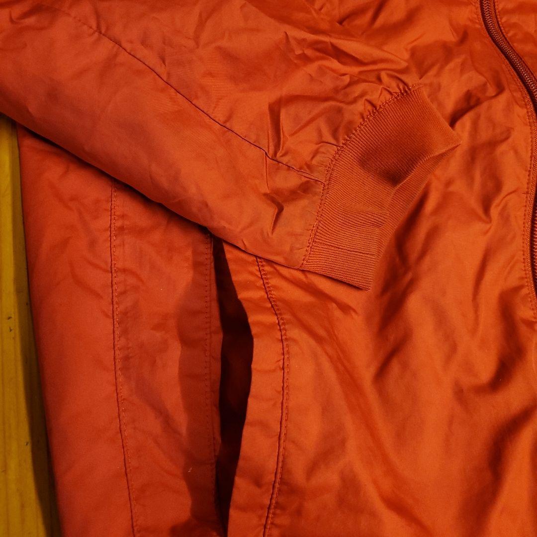 Nike レッドウィンドブレーカー