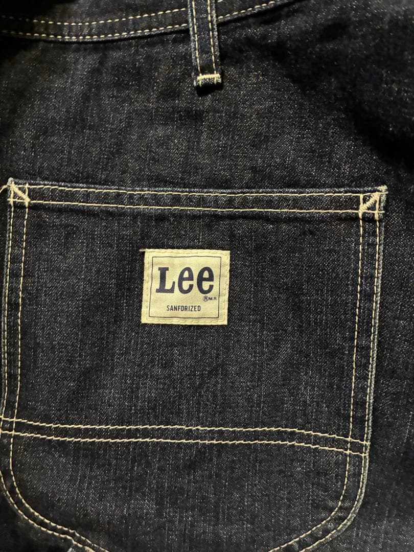 Lee ダークブルーデニム ストレートフィットジーンズ