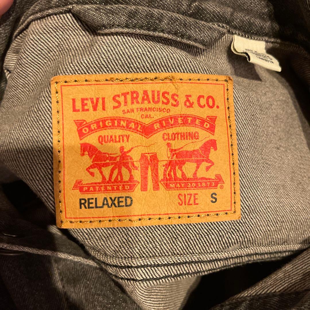 【新品】LEVI'S ブラック デニムジャケット 現行モデル