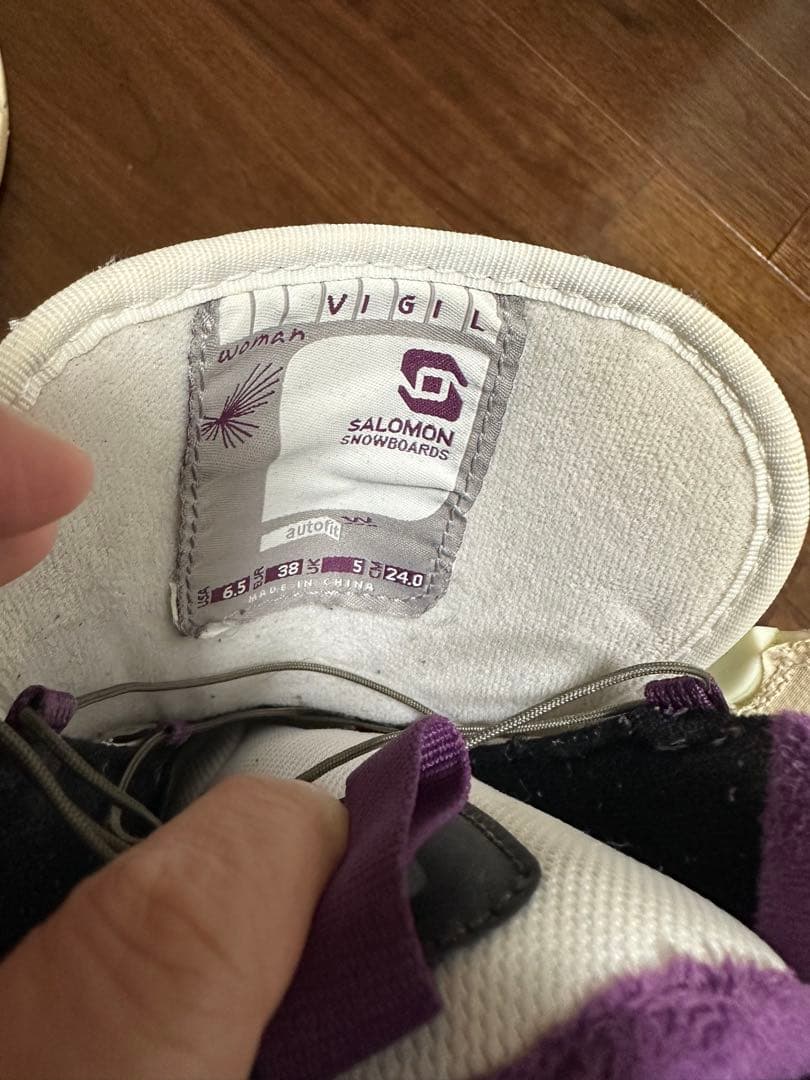 SALOMON Vigil 女性用スノーボードブーツ
