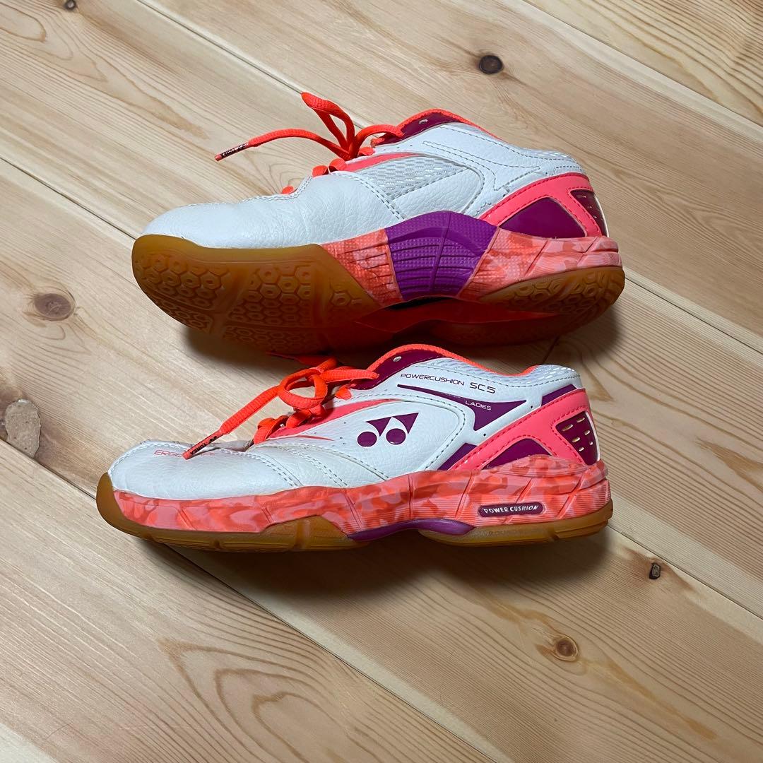 YONEX POWER CUSHION SC 5 23.0cm ホワイトオレンジ
