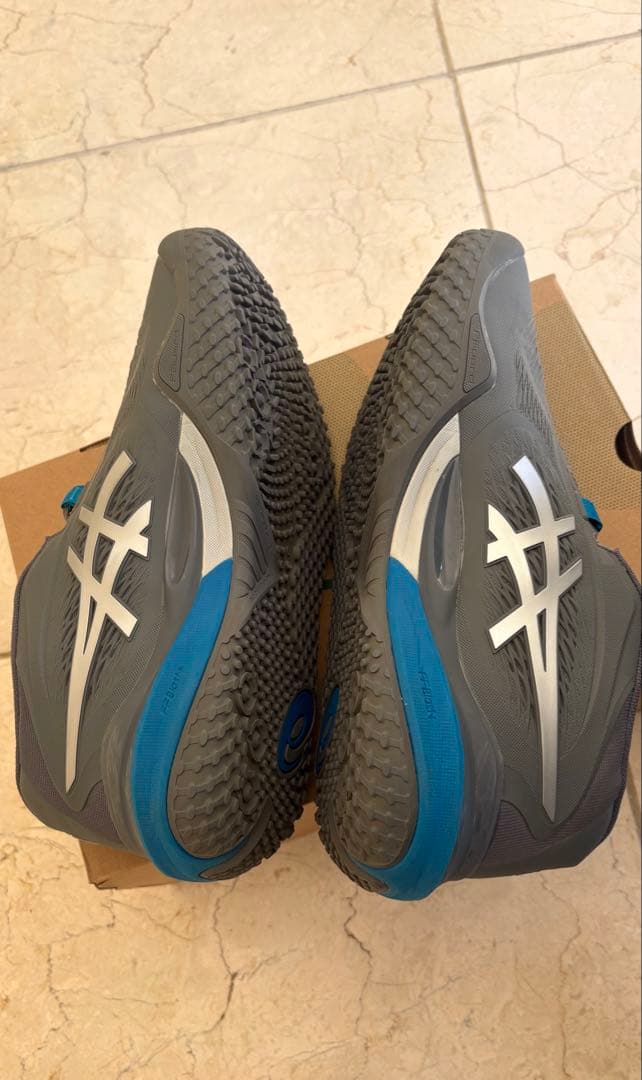 ASICS テニスシューズ グレー