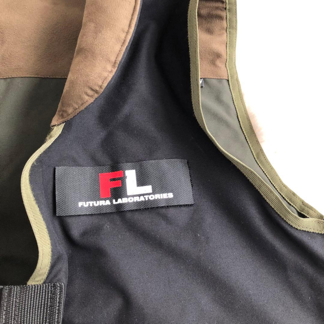 STUSSY×FUTURA中綿リバーシブルベストカーキブラックステューシー